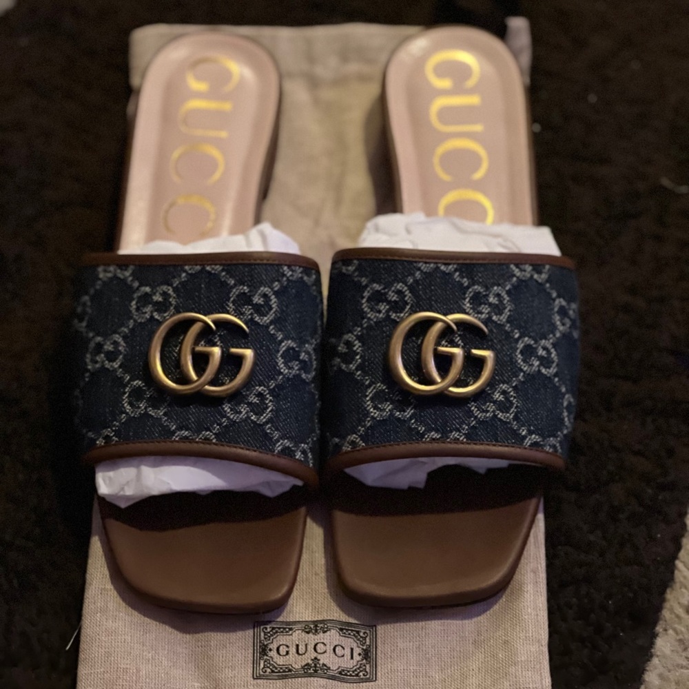 GUCCI SLIDES